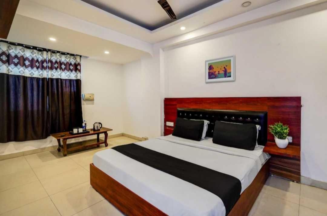 Hotel O Anshu B&B Ню Делхи Екстериор снимка