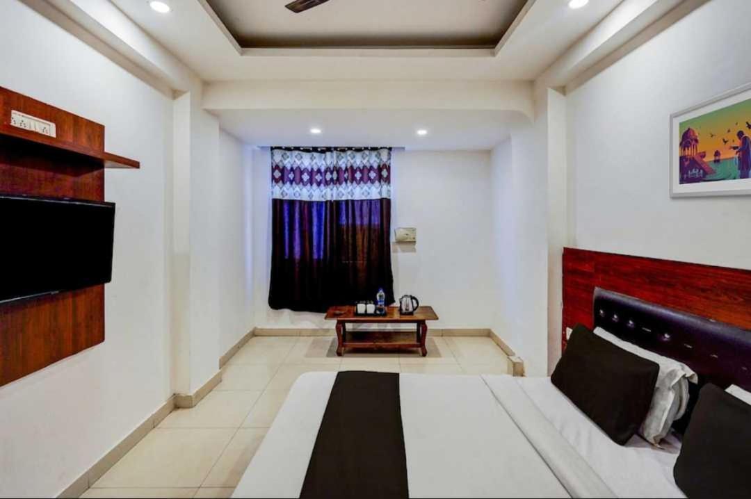 Hotel O Anshu B&B Ню Делхи Екстериор снимка