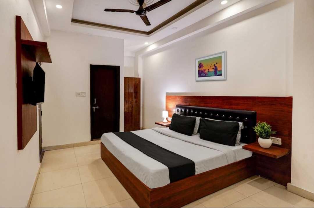 Hotel O Anshu B&B Ню Делхи Екстериор снимка